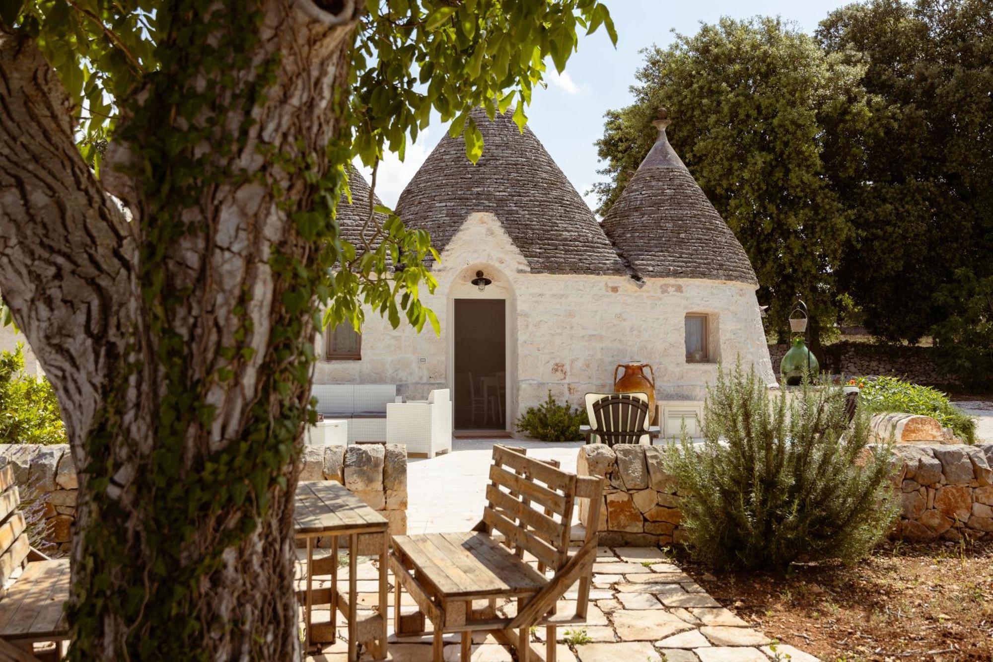 Il Trullo Di Pozzallegro Locorotondo Luaran gambar